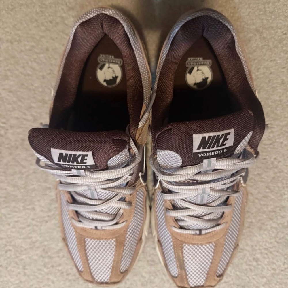Nike Vomero 5 Sneakers - Brown and Gray